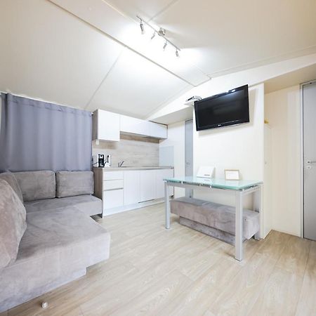 Ms Estrada Mobile Homes บีโอกราดนาโมรู ภายนอก รูปภาพ