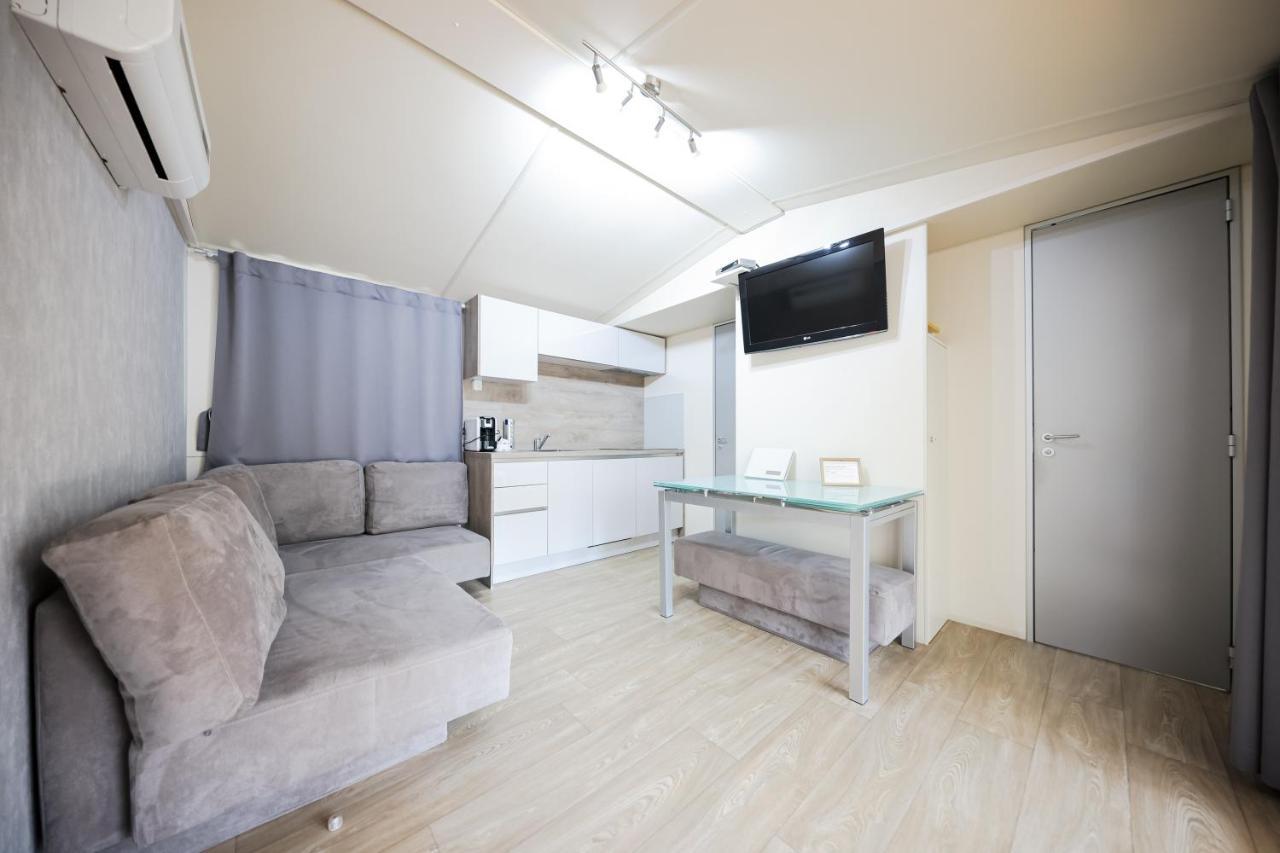 Ms Estrada Mobile Homes บีโอกราดนาโมรู ภายนอก รูปภาพ